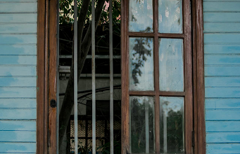Fenstern aus wiederverwertetem Holz