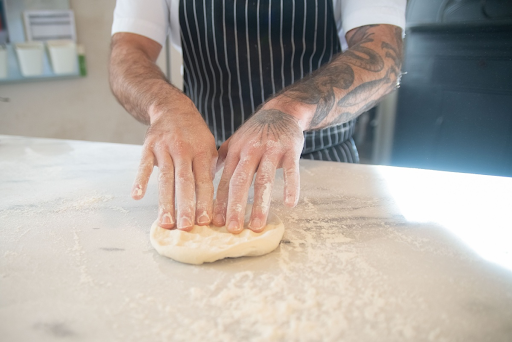 Pinsa selbst zubereiten: das italienische Originalrezept gelingt auch zuhause Pinsa selbst zubereiten